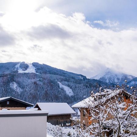 Appartement Ausblick Радщат Екстериор снимка