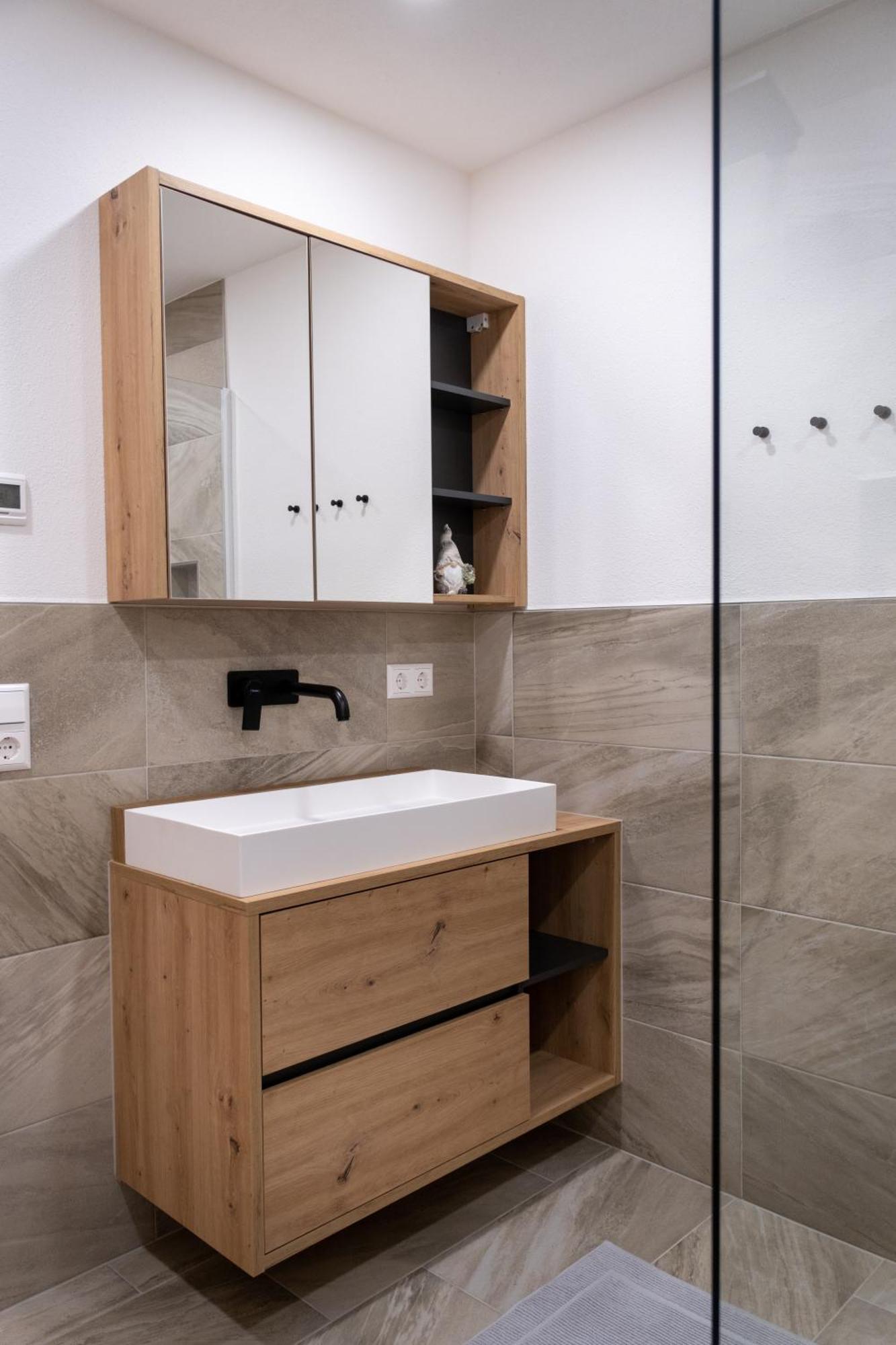 Appartement Ausblick Радщат Екстериор снимка