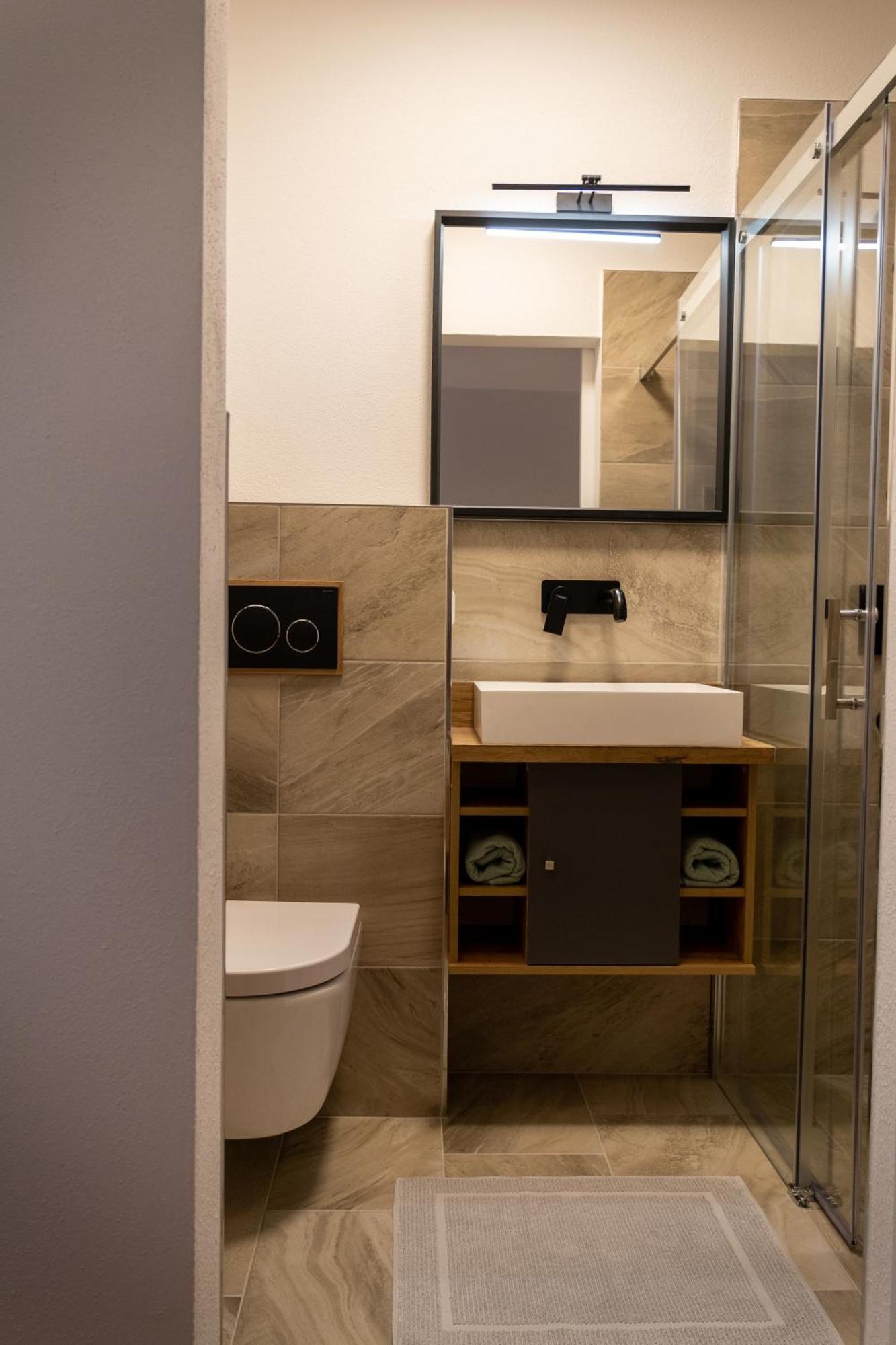 Appartement Ausblick Радщат Екстериор снимка